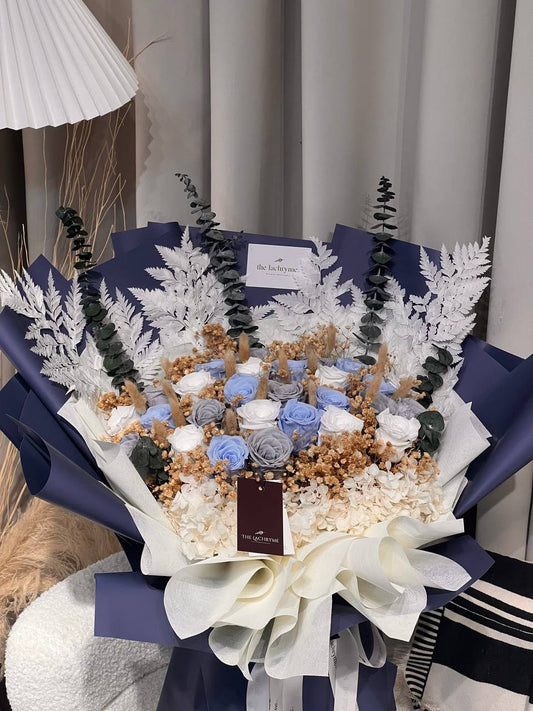 Claudia | 27 Preserved Blooms | Luxurious