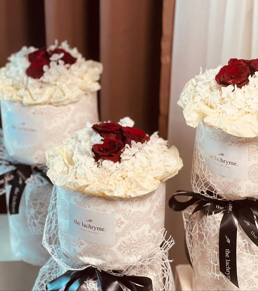 Gyros in Red | Preserved Roses | Round Blooms in Petite