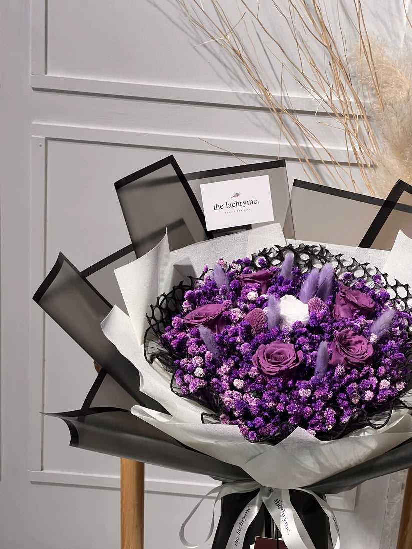 Pandora | Preserved Blooms | Deluxe