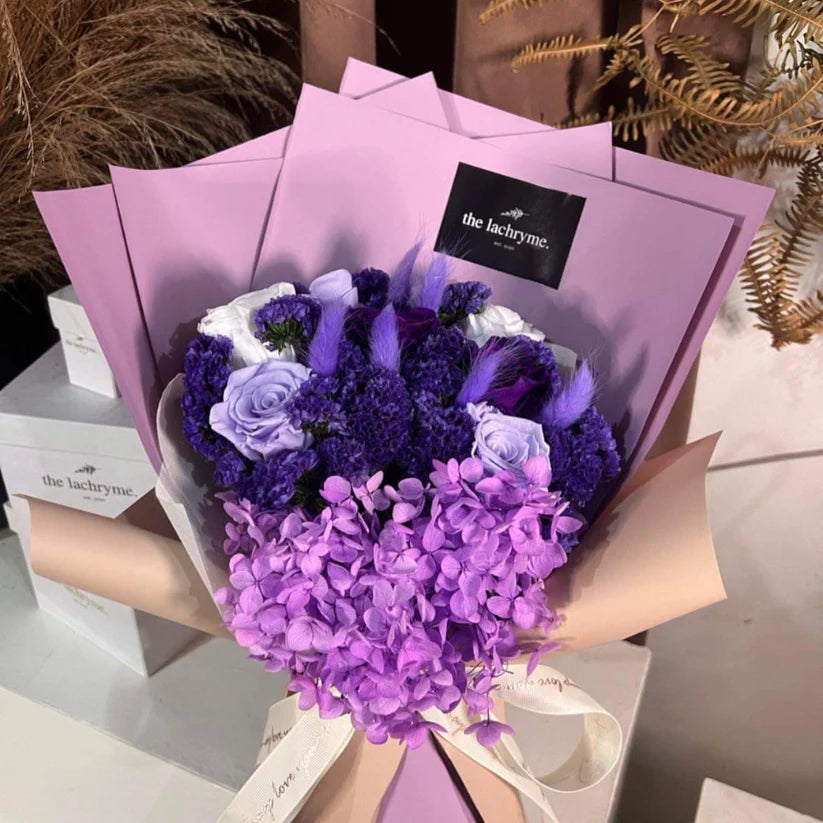 Emery | Preserved Blooms | Deluxe