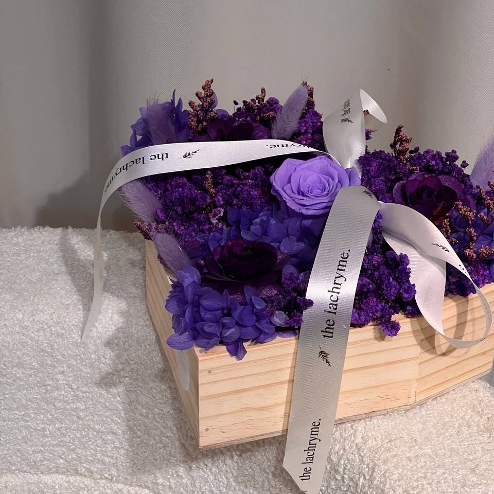 Phoebe | Boxed Blooms | Heart-Shaped Shadow Box