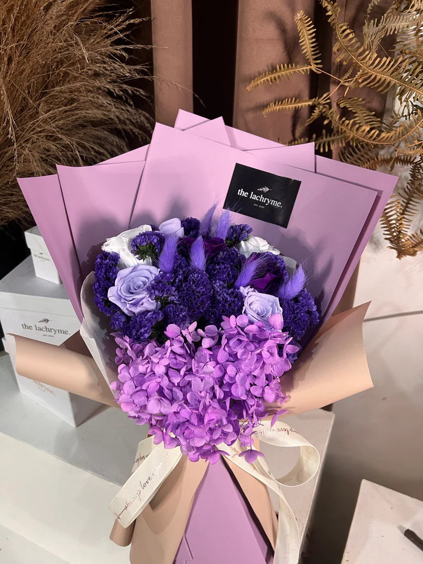 Emery | Preserved Blooms | Deluxe