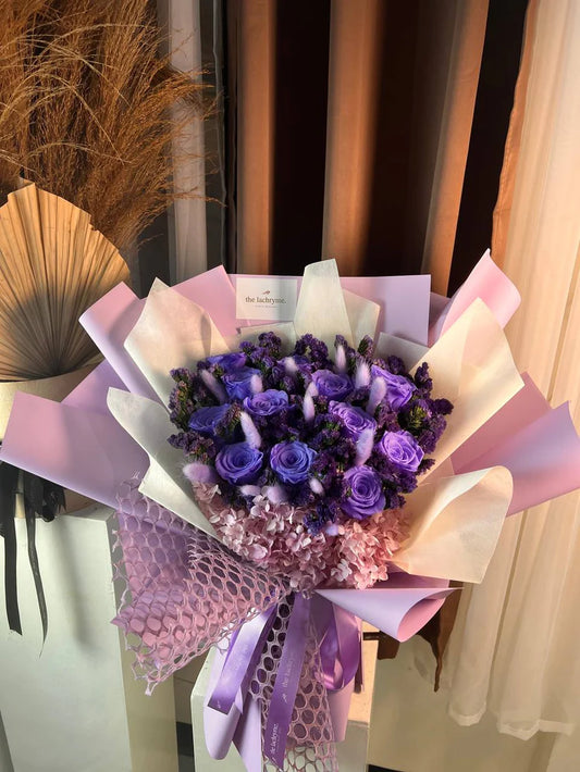 Emery Blooms | 12 Preserved Roses | Luxurious
