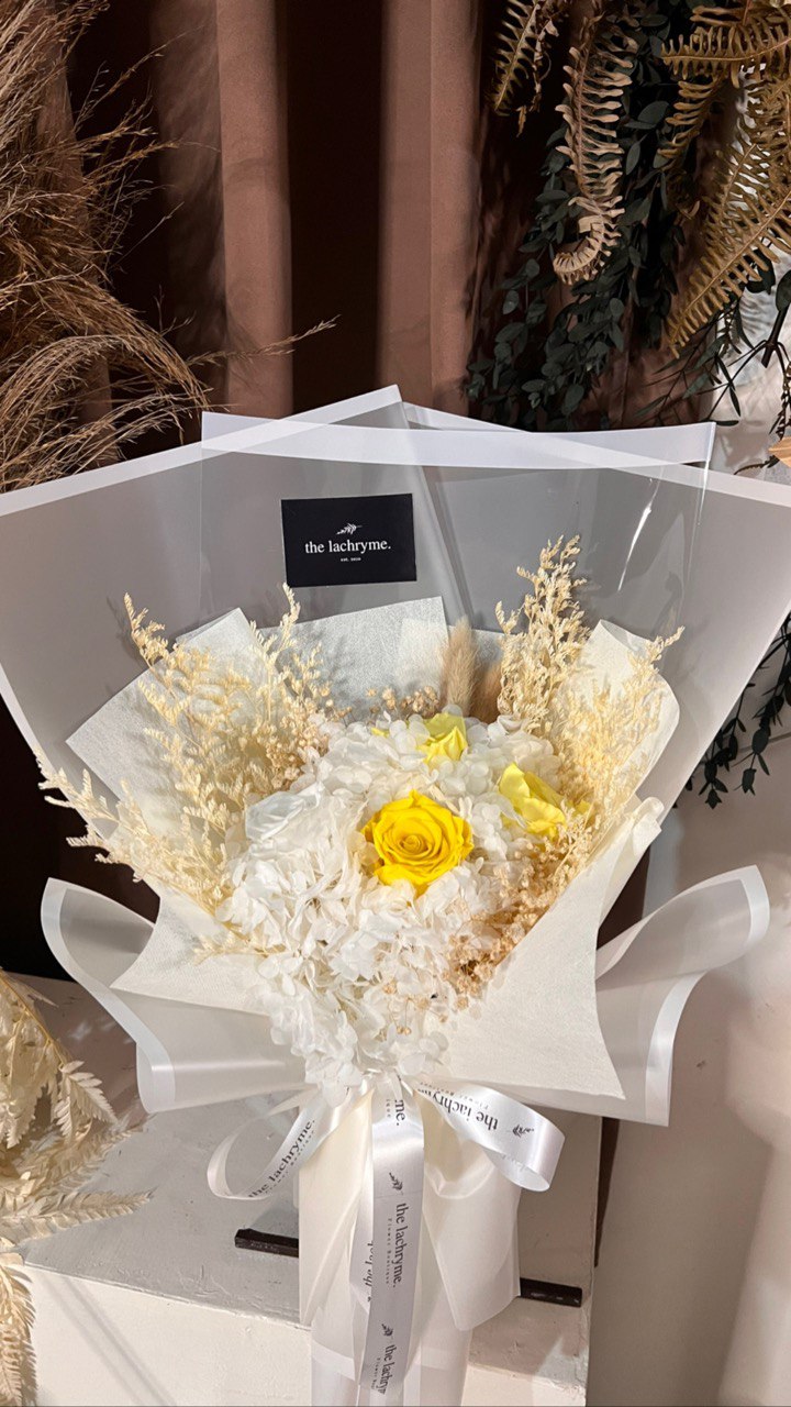 Lilly | Preserved Blooms | Grand