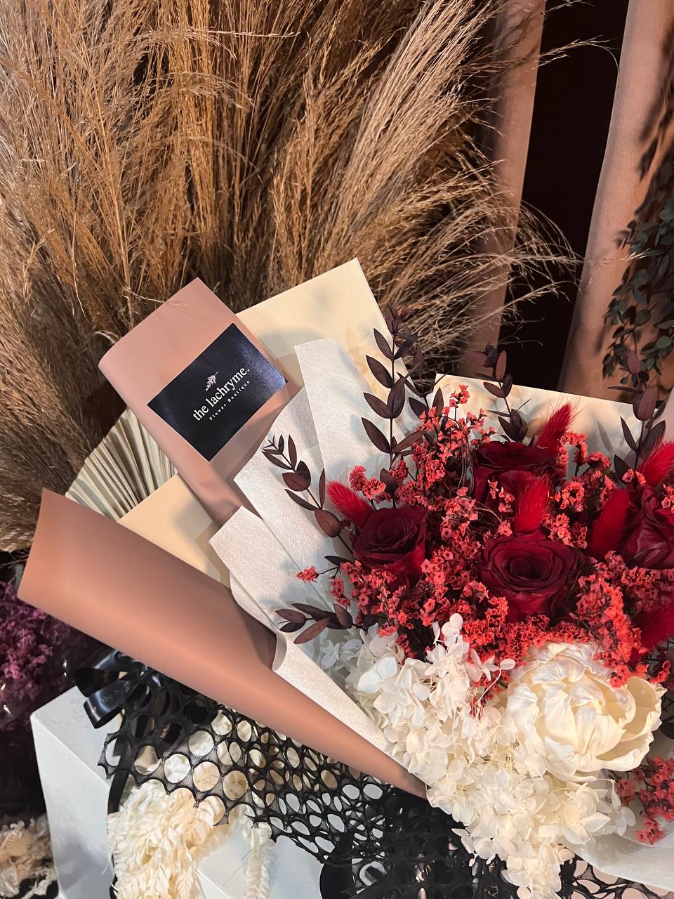 Lara | Preserved Blooms | Deluxe