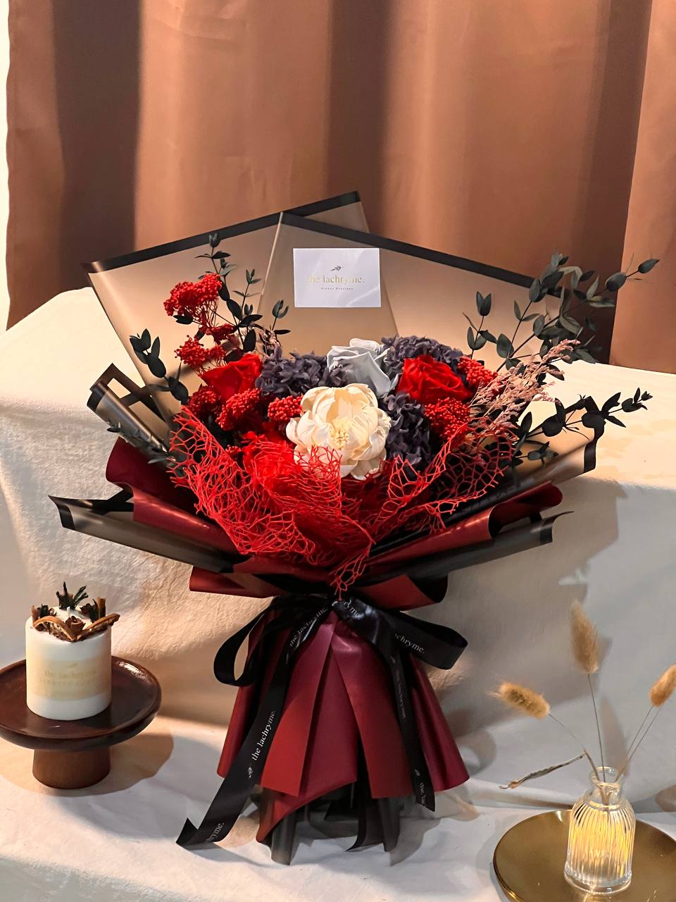 Cleopatra | Preserved Blooms | Deluxe