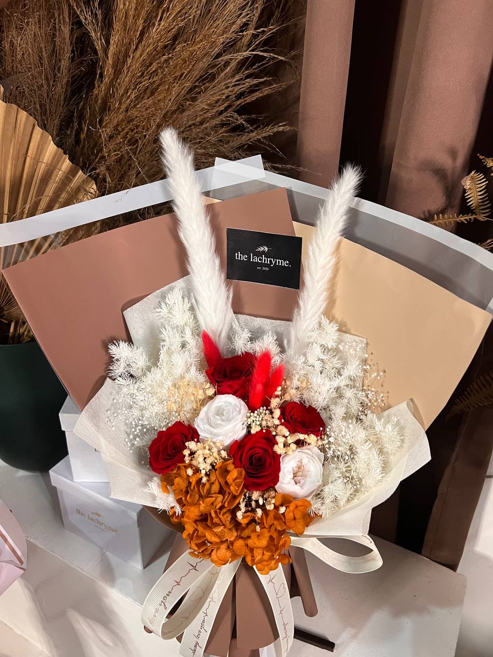 Ara | Preserved Blooms | Deluxe