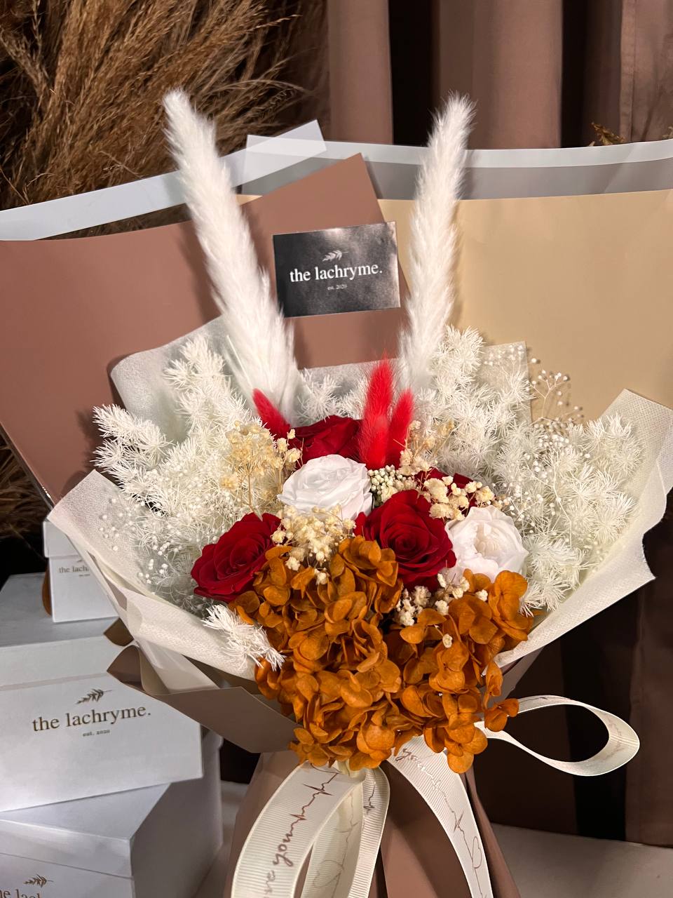 Ara | Preserved Blooms | Deluxe