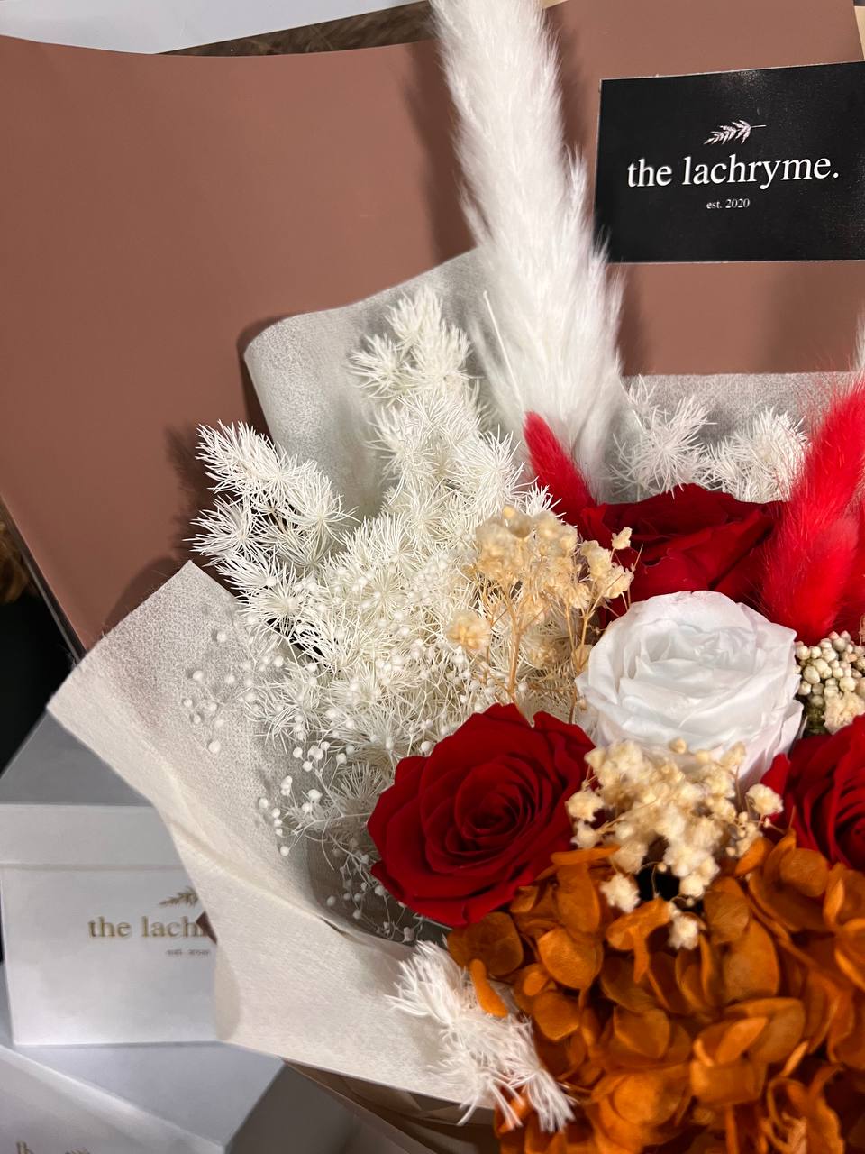 Ara | Preserved Blooms | Deluxe