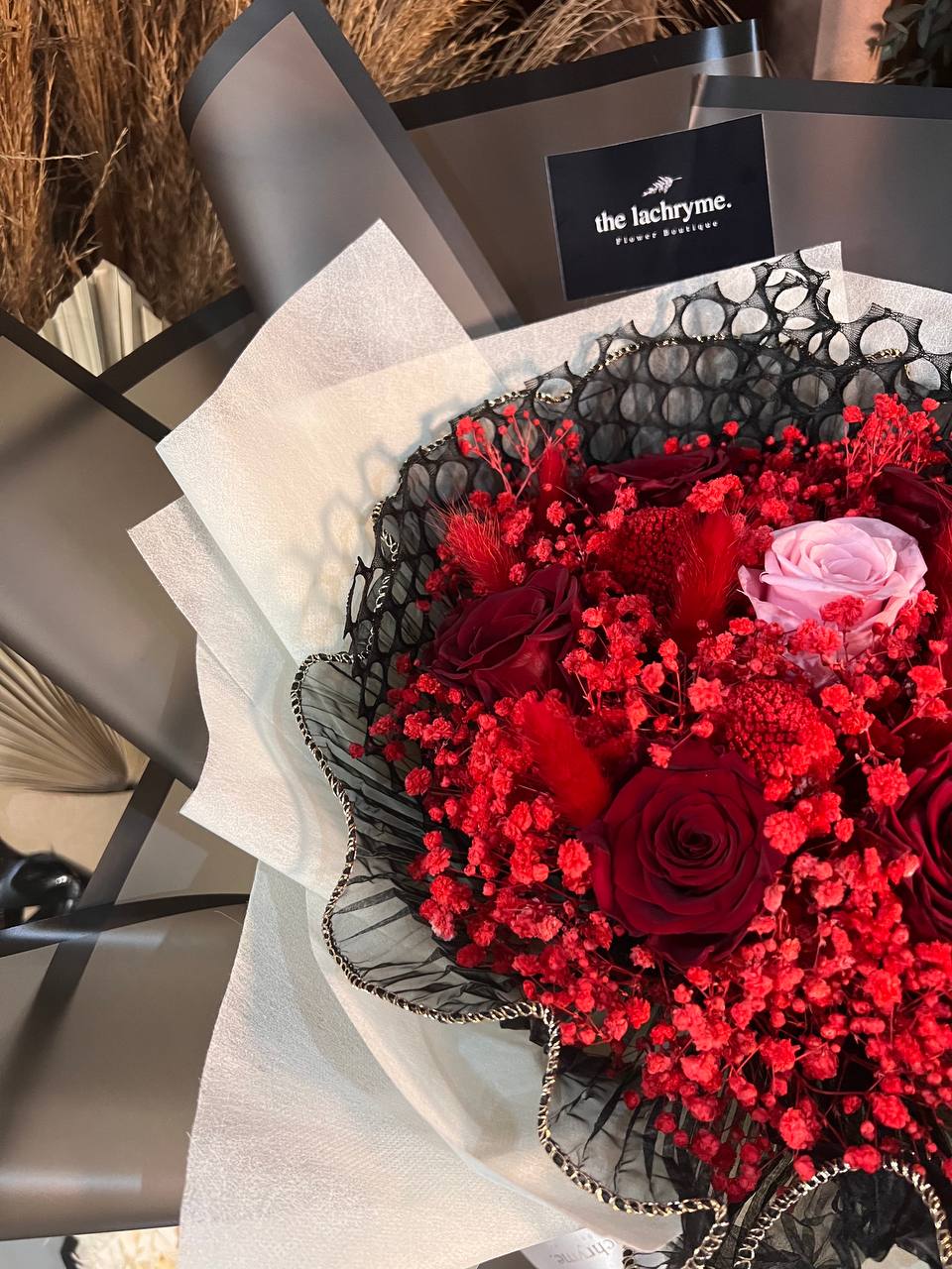 Romeo | Preserved Blooms | Deluxe