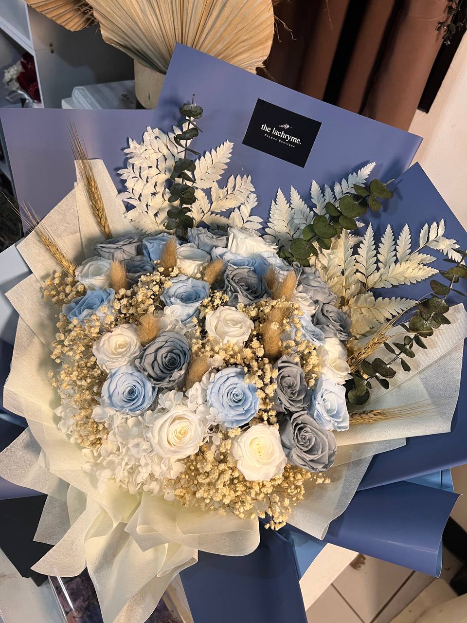 Claudia | 27 Preserved Blooms | Luxurious