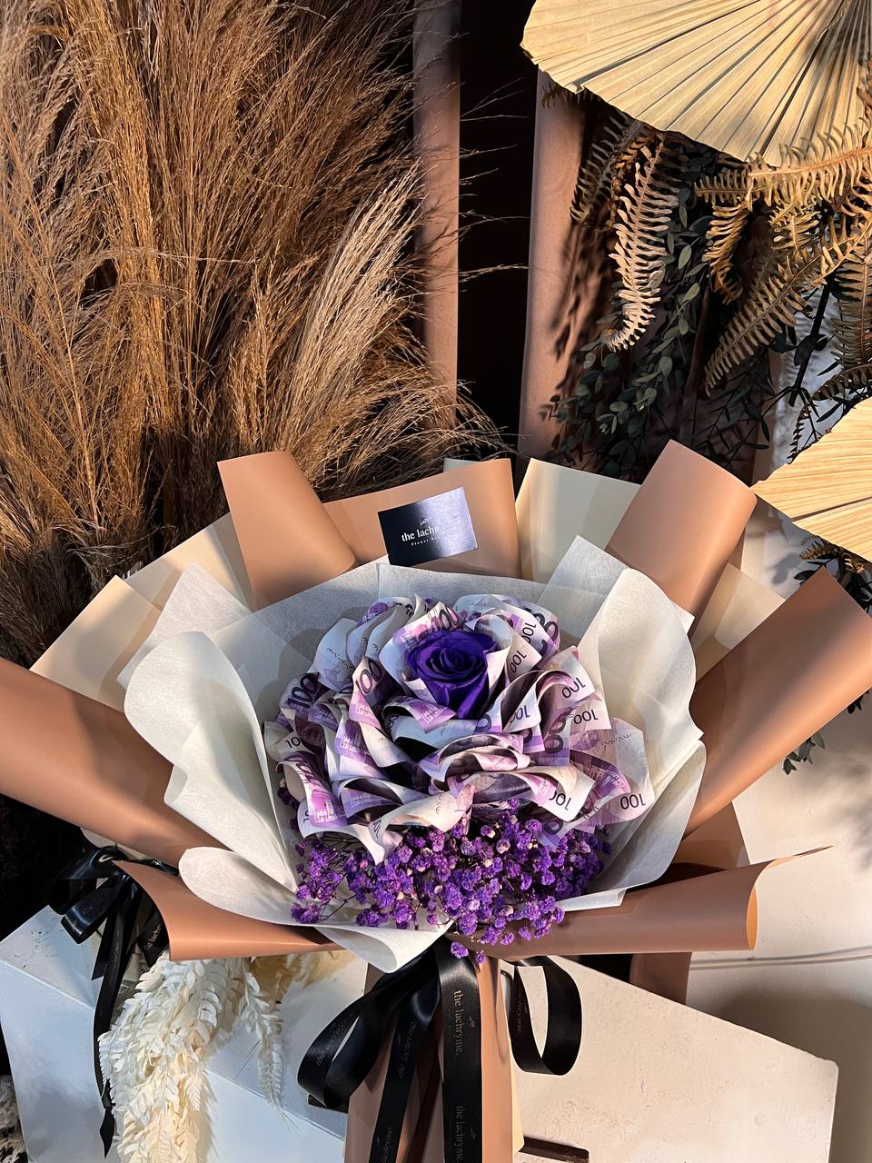 Isla | Money Blooms | Signature