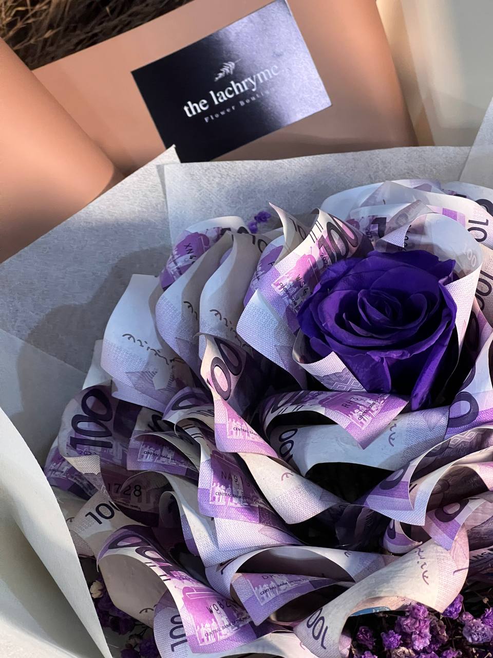 Isla | Money Blooms | Signature