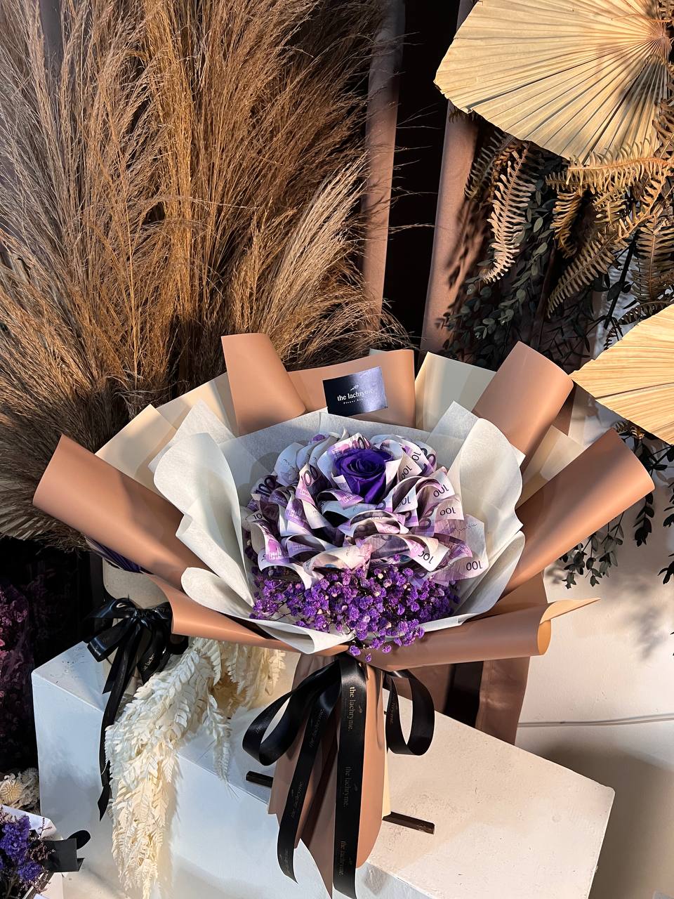 Isla | Money Blooms | Signature